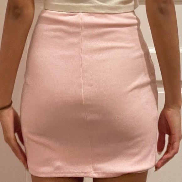 pink mini skirt - Picture 2 of 2